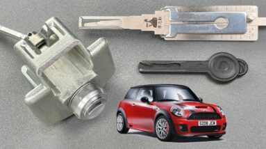 [1322] Mini Coupe Door Lock Picked