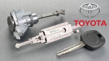 [1351] Toyota Corolla Door Lock Picked