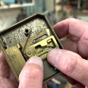 Tricky LEGGE and newbies to lever locks